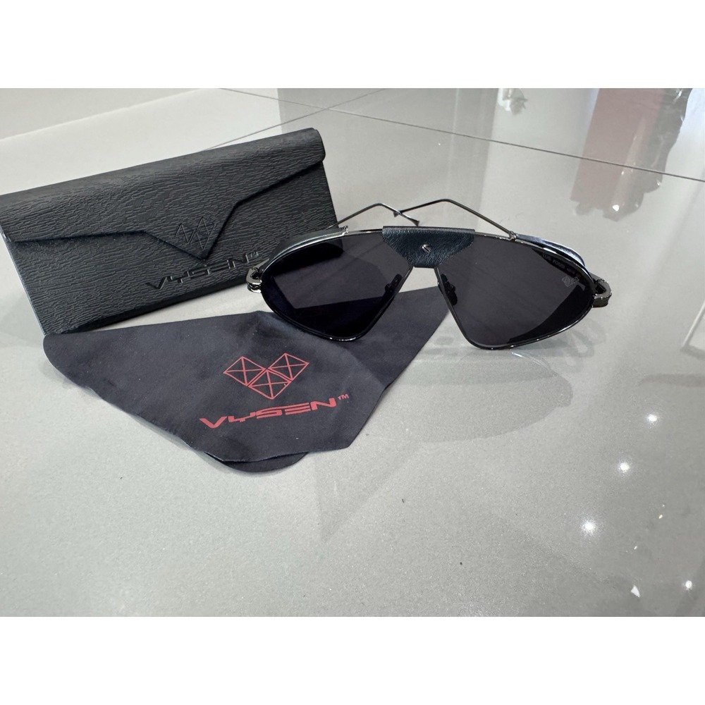 Vysen Vini Sunglasses Black 62-9 140 Luis Fonsi f-2